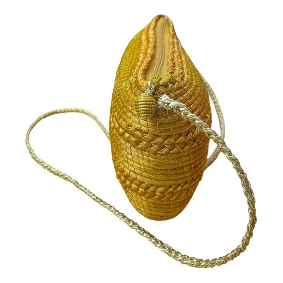 Vitória Golden Grass handmade bag from Brazil - Picture 4 of 12